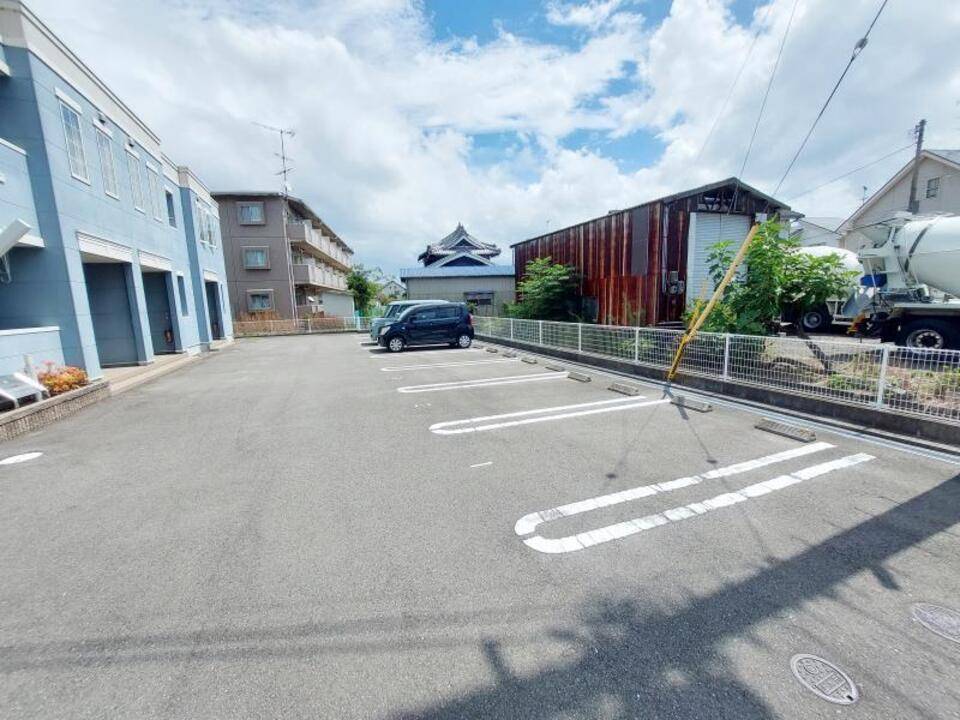 駐車場　駐車場