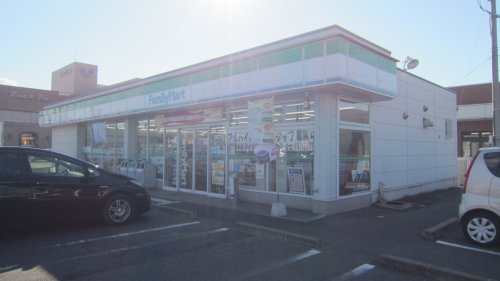 コンビニ　ファミリーマート新涯中央店（コンビニ）まで400m