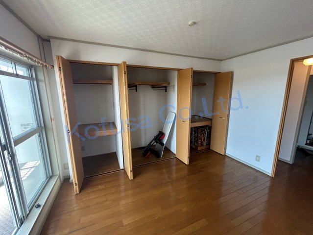 収納　荷物は撤去予定です