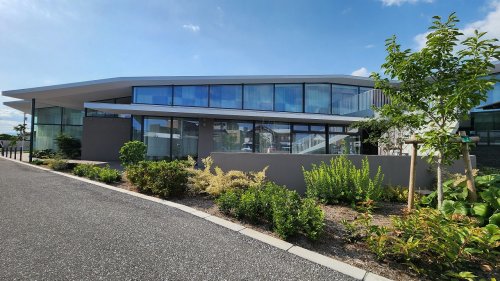 図書館　南国市立図書館ごめんちあ（図書館）まで346m