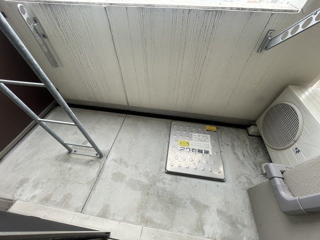 バルコニー　陽当たり良好なバルコニーです