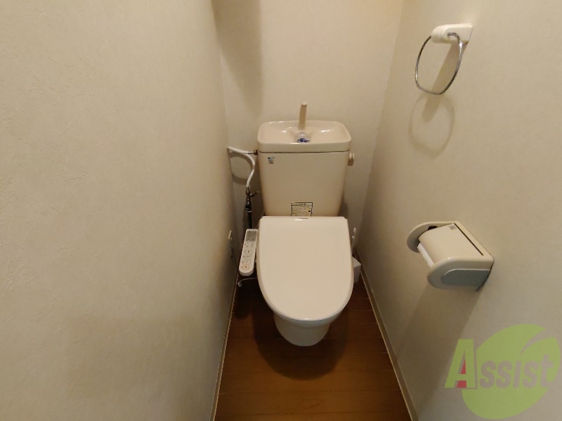 トイレ　トイレはもちろんウォシュレットがついてますよー