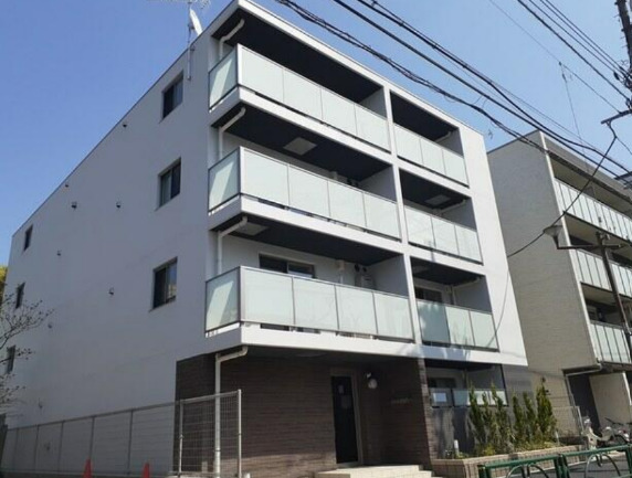 建物外観　ネット無料。ネット無料なら月々実質4000円程度のコストがか