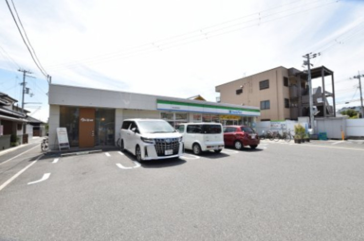 コンビニ　ファミリーマート 泉大津北助松店（コンビニ）まで494m