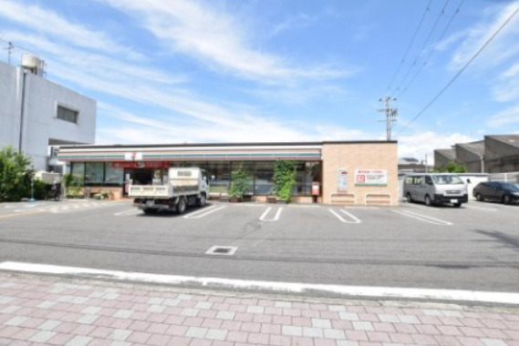 コンビニ　セブンイレブン 北助松駅前店（コンビニ）まで628m