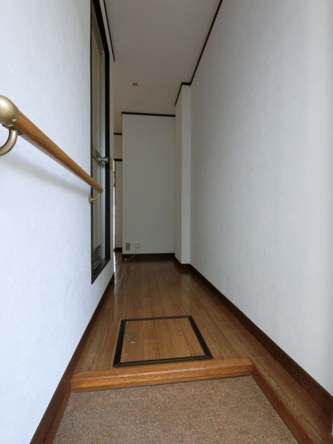 玄関　同タイプ別の部屋の写真です。現況優先