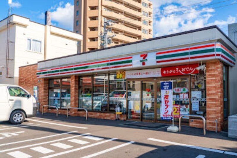コンビニ　セブンイレブン札幌澄川5条店（コンビニ）まで395m