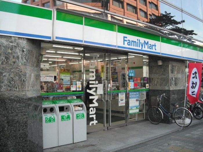 コンビニ　ファミリーマート　西池袋五丁目店（コンビニ）まで122m