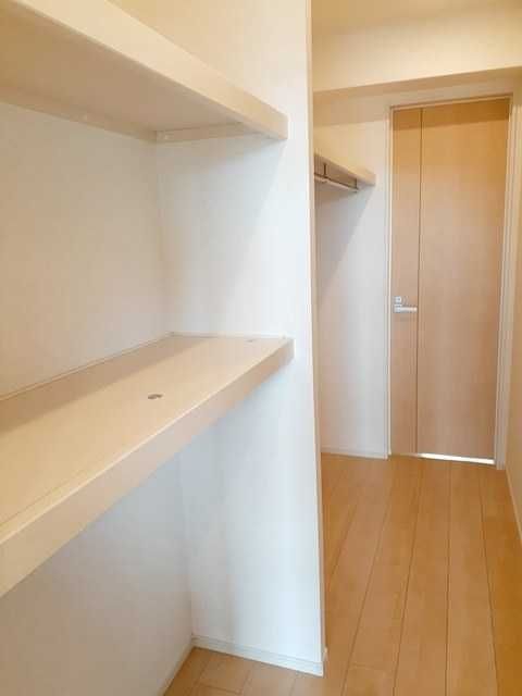 収納　同社施工の同タイプの写真です♪