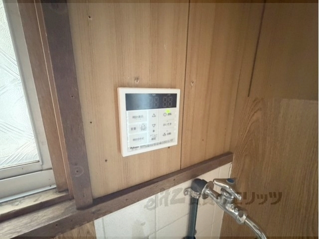 その他設備　給湯器リモコン