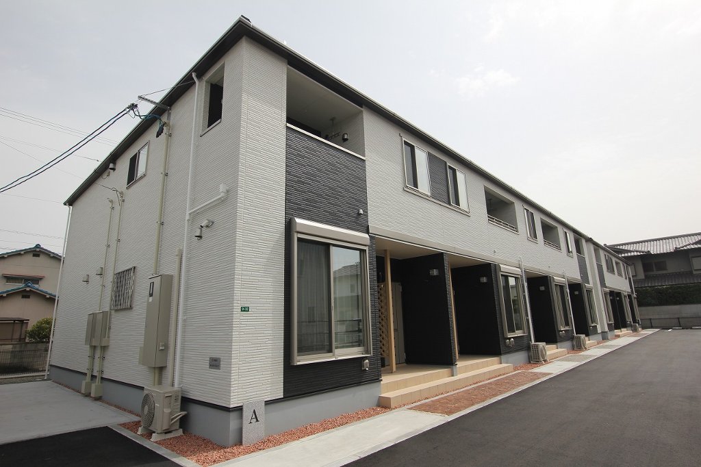 ＪＲ山陽本線 福山駅 バス乗車時間：8分 最寄りバス停で下車 徒歩5分 築6年