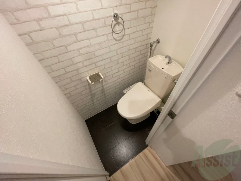 トイレ　こちらはトイレです。清潔感があり、安心して使用できます。
