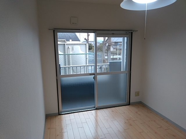 マンションロイヤルアイリスの居間写真