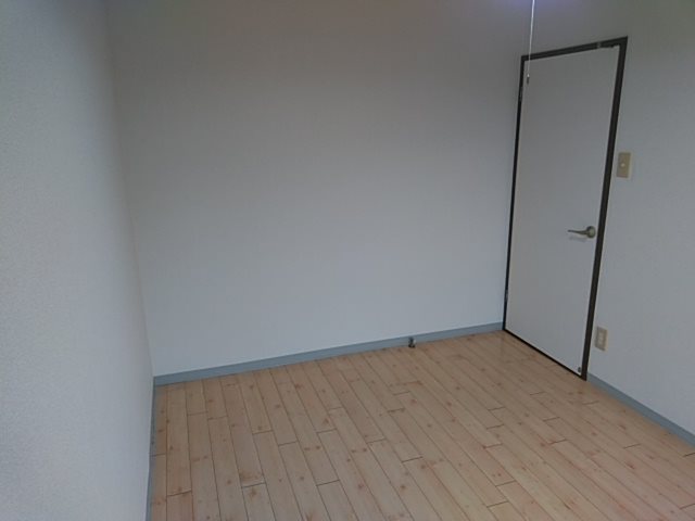 マンションロイヤルアイリスの内装写真