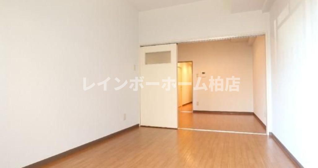 その他部屋・スペース　洋室からのDKです