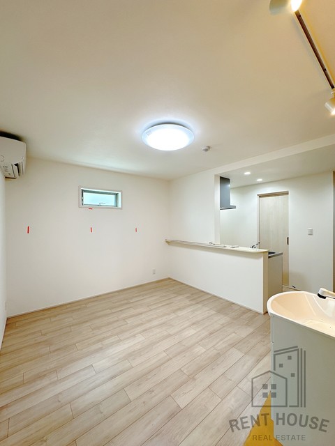 南海本線 忠岡駅 徒歩10分 3階建 新築の居間写真