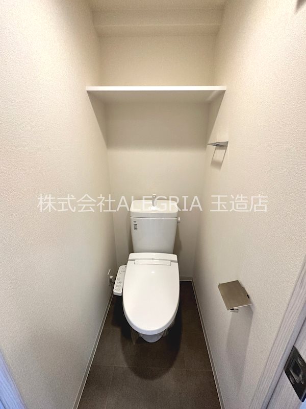 近鉄大阪線 鶴橋駅 徒歩5分 13階建 築7年のトイレ写真