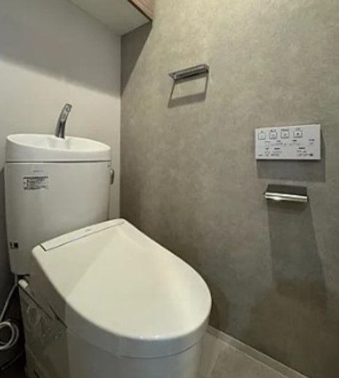 東京メトロ銀座線 末広町駅 徒歩3分 13階建 築1年のトイレ写真