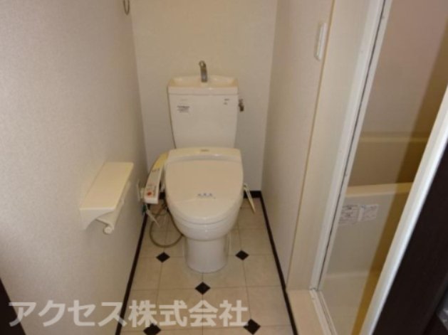 ＪＲ中央線 東中野駅 徒歩17分 2階建 築18年のトイレ写真