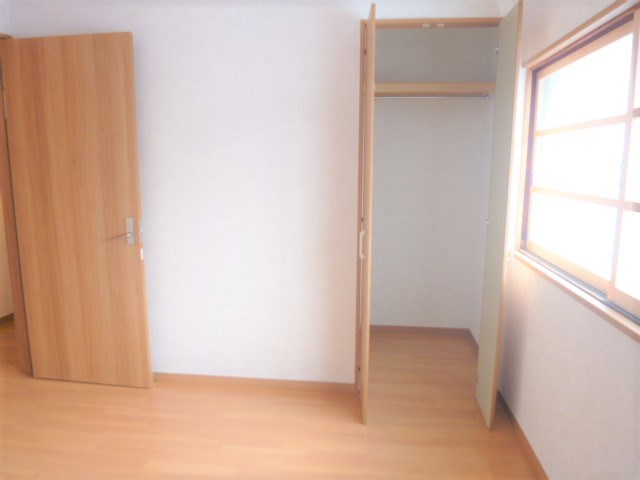 向陵東町貸家の内装写真