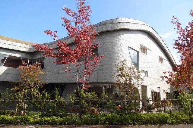 図書館　多摩市立唐木田図書館（図書館）まで752m
