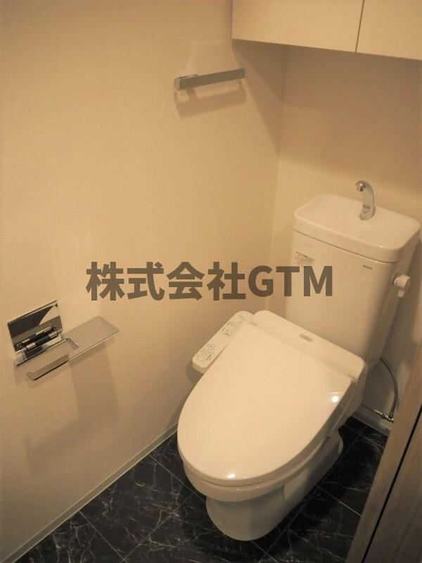 都営新宿線 森下駅 徒歩1分 9階建 築6年のトイレ写真