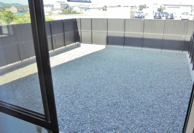 バルコニー　東向き　専用庭