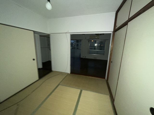 明舞第1団地1号棟の玄関写真