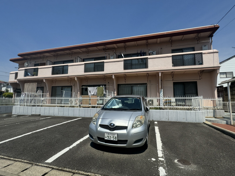 地下鉄西神・山手線 伊川谷駅 バス乗車時間：10分 最寄りバス停で下車 徒歩3分 築39年