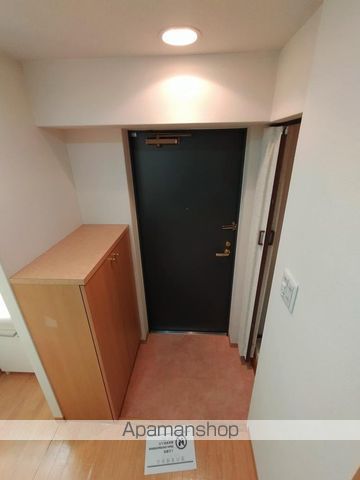 地下鉄谷町線 中崎町駅 徒歩3分 9階建 築24年の玄関写真