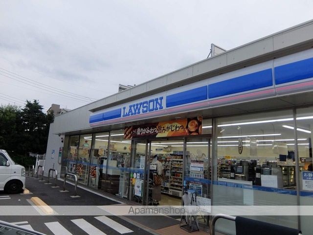 コンビニ　ローソン（コンビニ）まで666m