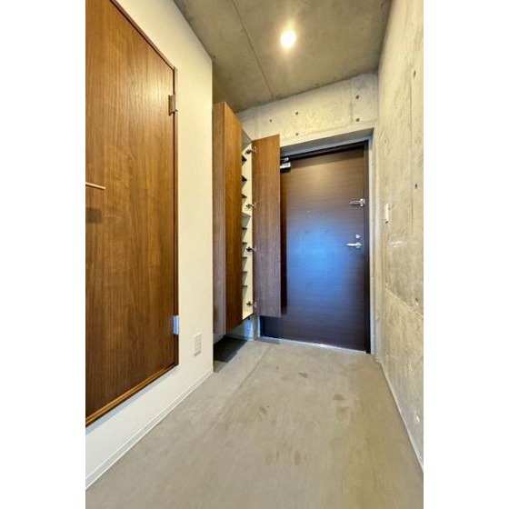 西鉄天神大牟田線 雑餉隈駅 徒歩9分 6階建 築2年の玄関写真