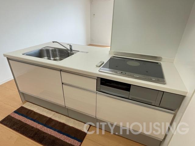 キッチン　※同タイプ部屋の写真です。