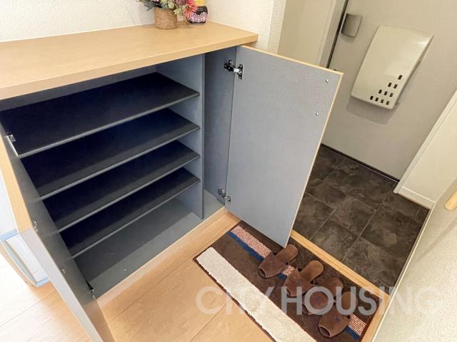 玄関　※同タイプ部屋の写真です。