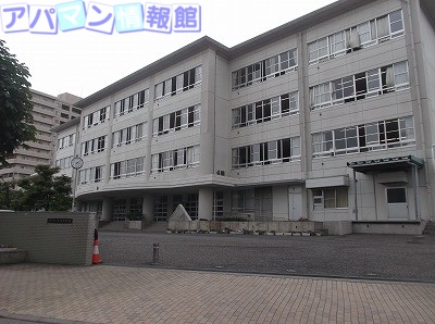 中学校　新潟市立宮浦中学校（中学校）まで2254m