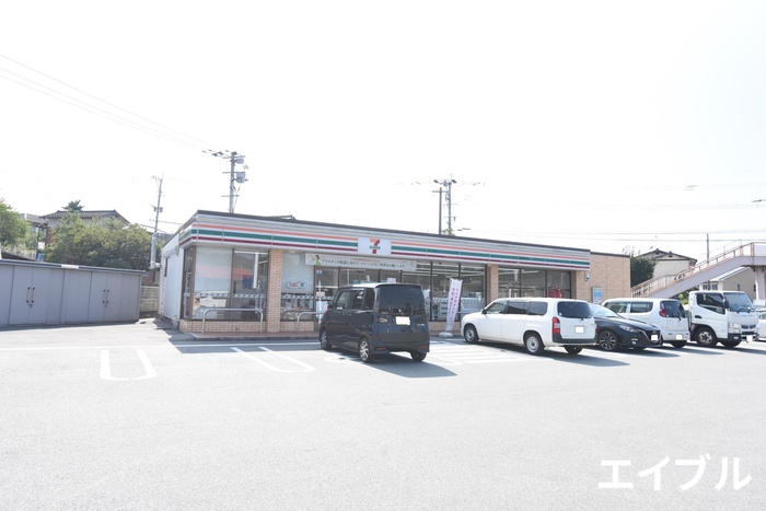 コンビニ　セブンイレブン久留米二軒茶屋店（コンビニ）まで548m
