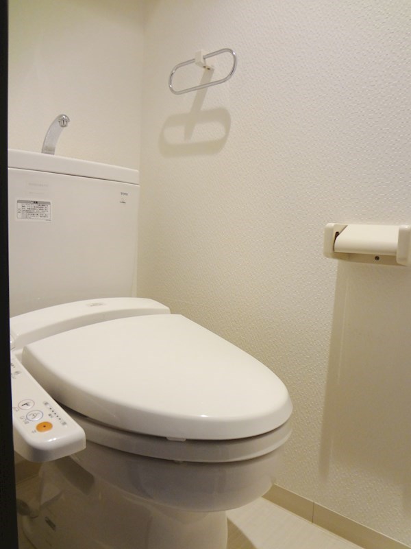 地下鉄桜通線 吹上駅 徒歩3分 6階建 築17年のトイレ写真