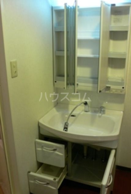 トラットリアK&Mの内装写真