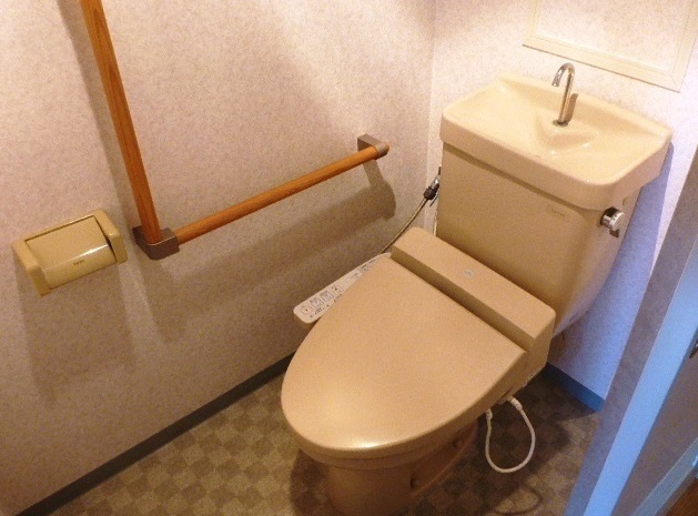 トイレ　個室タイプのトイレ