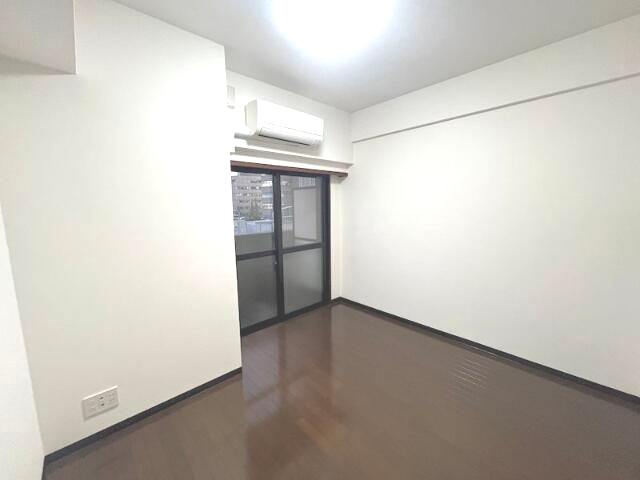 その他部屋・スペース　広くて明るい寝室