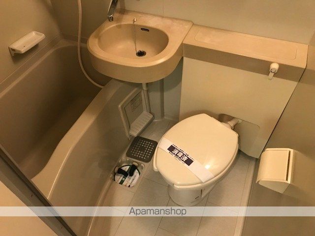 京急本線 大森海岸駅 徒歩3分 12階建 築35年のトイレ写真