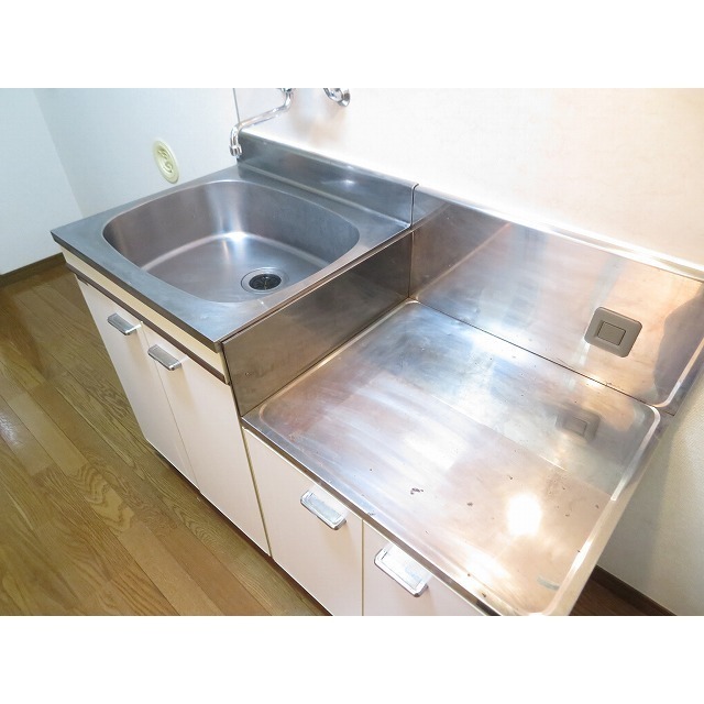 キッチン　＊同間取りの別部屋です。