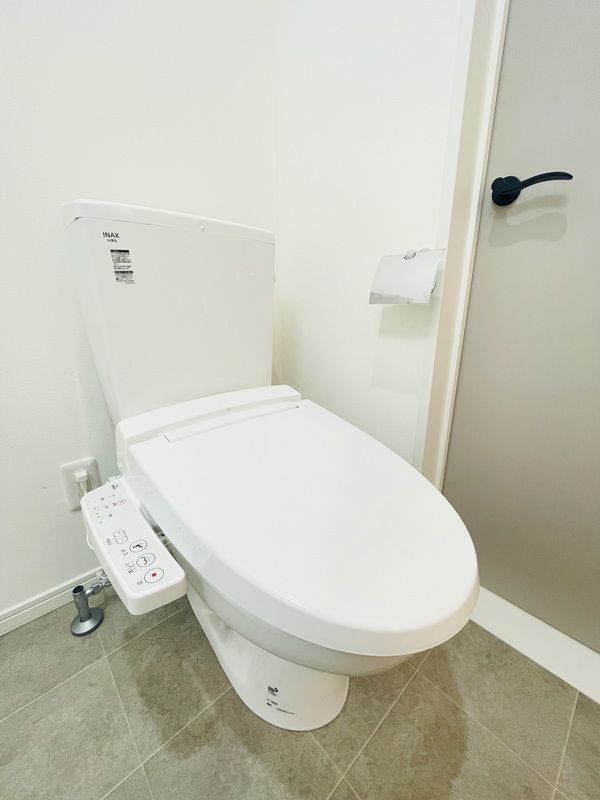 ＪＲ中央線 八王子駅 徒歩12分 3階建 築1年のトイレ写真