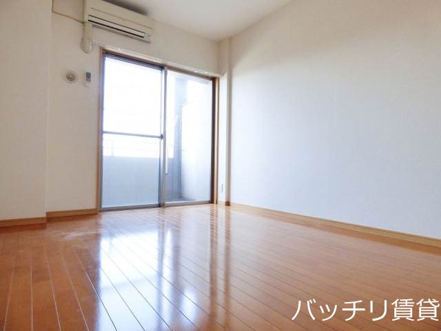 居室・リビング　画像は別号室イメージの為、現況を優先いたします。