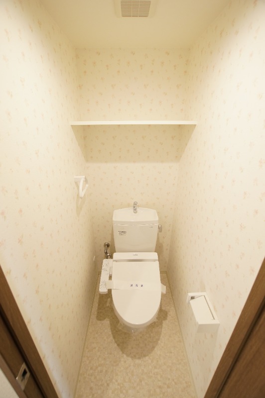 ＪＲ東海道本線 尼崎駅 徒歩9分 4階建 築11年のトイレ写真