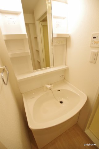 地下鉄谷町線 南森町駅 徒歩9分 11階建 築18年の内装写真