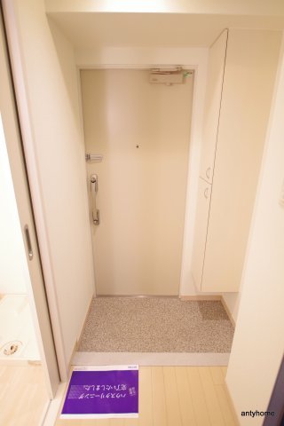 地下鉄谷町線 南森町駅 徒歩9分 11階建 築18年の玄関写真