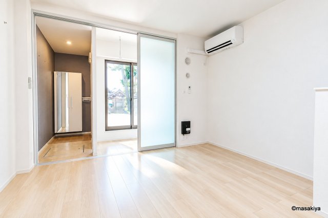 居室・リビング　写真は同じ建築会社の同タイプのものです。参考にご覧ください。