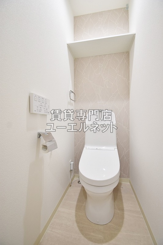 トイレ　温水洗浄便座付き