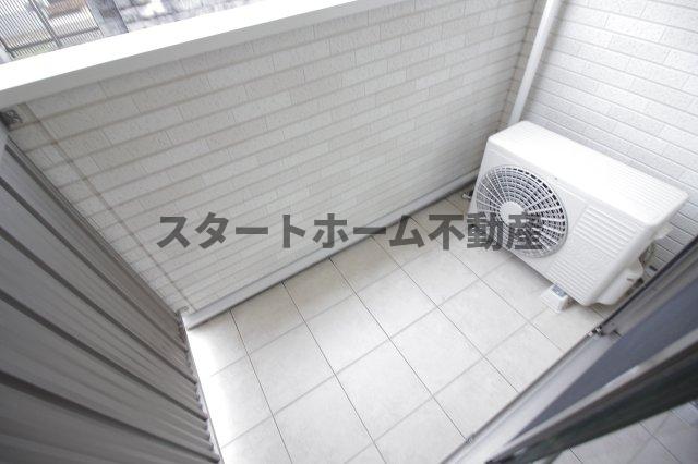 バルコニー　バルコニーからの眺めを楽しみながら食事をしませんか